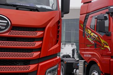 һ�����J6 PRO 12.5L LNG 500���� 4X2 һ�����12�� AMT�Զ��� ǣ����ͼƬ