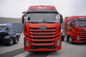 һ�����J6 PRO 12.5L LNG 500���� 4X2 һ�����12�� AMT�Զ��� ǣ����ͼƬ