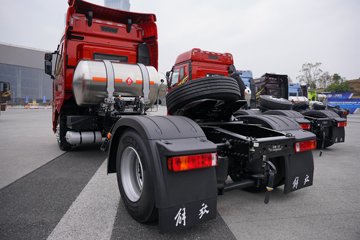 һ�����J6 PRO 12.5L LNG 500���� 4X2 һ�����12�� AMT�Զ��� ǣ����ͼƬ