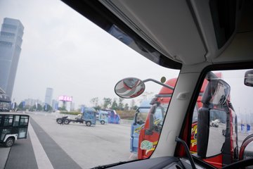 һ�����J6 PRO 12.5L LNG 500���� 4X2 һ�����12�� AMT�Զ��� ǣ����ͼƬ