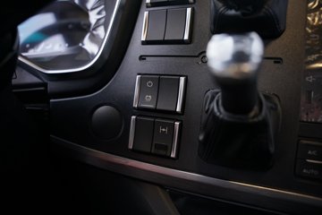 һ�����J6 PRO 12.5L LNG 500���� 4X2 һ�����12�� AMT�Զ��� ǣ����ͼƬ