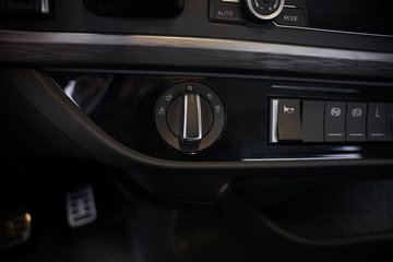 һ�����J6 PRO 12.5L LNG 500���� 4X2 һ�����12�� AMT�Զ��� ǣ����ͼƬ