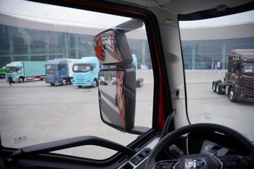 һ�����J6 PRO 12.5L LNG 500���� 4X2 һ�����12�� AMT�Զ��� ǣ����ͼƬ