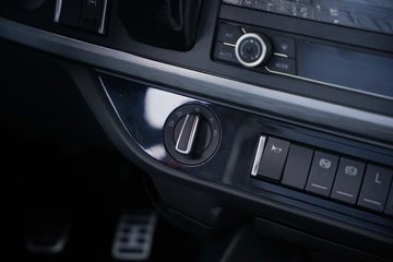 һ�����J6 PRO 12.5L LNG 500���� 4X2 һ�����12�� AMT�Զ��� ǣ����ͼƬ