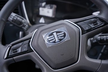 һ�����J6 PRO 12.5L LNG 500���� 4X2 һ�����12�� AMT�Զ��� ǣ����ͼƬ