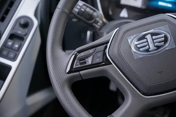 һ�����J6 PRO 12.5L LNG 500���� 4X2 һ�����12�� AMT�Զ��� ǣ����ͼƬ