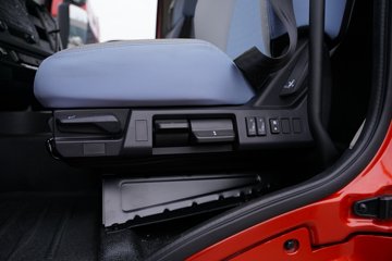 һ�����J6 PRO 12.5L LNG 500���� 4X2 һ�����12�� AMT�Զ��� ǣ����ͼƬ