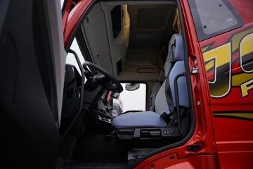 һ�����J6 PRO 12.5L LNG 500���� 4X2 һ�����12�� AMT�Զ��� ǣ����ͼƬ