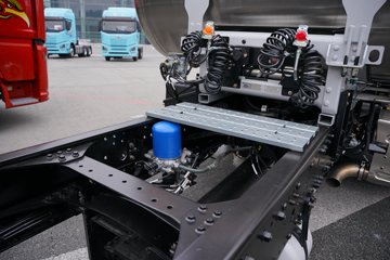 һ�����J6 PRO 12.5L LNG 500���� 4X2 һ�����12�� AMT�Զ��� ǣ����ͼƬ