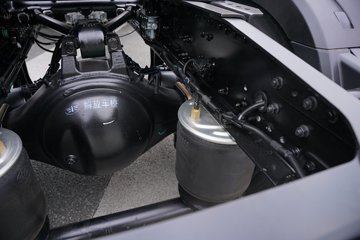 һ�����J6 PRO 12.5L LNG 500���� 4X2 һ�����12�� AMT�Զ��� ǣ����ͼƬ