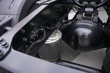 һ�����J6 PRO 12.5L LNG 500���� 4X2 һ�����12�� AMT�Զ��� ǣ����ͼƬ