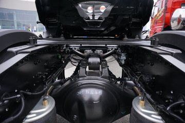 һ�����J6 PRO 12.5L LNG 500���� 4X2 һ�����12�� AMT�Զ��� ǣ����ͼƬ