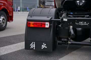 һ�����J6 PRO 12.5L LNG 500���� 4X2 һ�����12�� AMT�Զ��� ǣ����ͼƬ