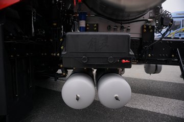 һ�����J6 PRO 12.5L LNG 500���� 4X2 һ�����12�� AMT�Զ��� ǣ����ͼƬ