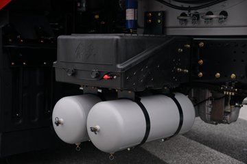 һ�����J6 PRO 12.5L LNG 500���� 4X2 һ�����12�� AMT�Զ��� ǣ����ͼƬ