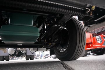 һ�����J6 PRO 12.5L LNG 500���� 4X2 һ�����12�� AMT�Զ��� ǣ����ͼƬ