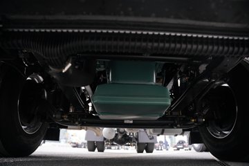 һ�����J6 PRO 12.5L LNG 500���� 4X2 һ�����12�� AMT�Զ��� ǣ����ͼƬ