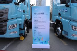 HOWO TX7-N&nbsp;牵引车外观                                                图片