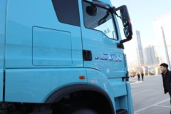 重汽豪沃(HOWO) TX7-N 12.5L LNG 530马力 6X4 中国重汽12档 牵引车