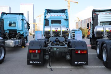 HOWO TX7-N&nbsp;牵引车外观                                                图片