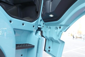 ��������(HOWO) TX7-N 12.5L LNG 530���� 6X4 �й�����12�� ǣ����ͼƬ