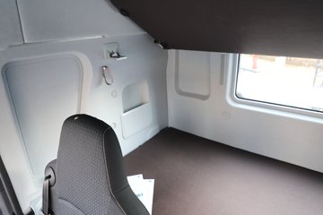 ��������(HOWO) TX7-N 12.5L LNG 530���� 6X4 �й�����12�� ǣ����ͼƬ