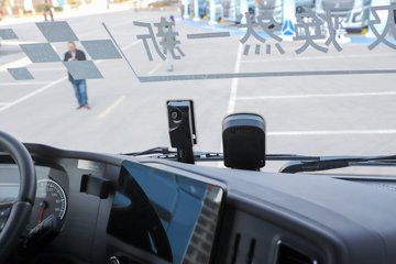 ��������(HOWO) TX7-N 12.5L LNG 530���� 6X4 �й�����12�� ǣ����ͼƬ