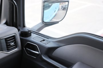 ��������(HOWO) TX7-N 12.5L LNG 530���� 6X4 �й�����12�� ǣ����ͼƬ