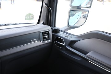 ��������(HOWO) TX7-N 12.5L LNG 530���� 6X4 �й�����12�� ǣ����ͼƬ