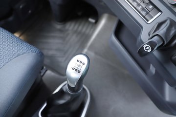 ��������(HOWO) TX7-N 12.5L LNG 530���� 6X4 �й�����12�� ǣ����ͼƬ