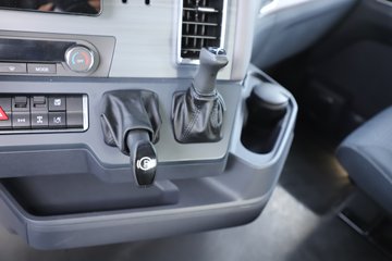 ��������(HOWO) TX7-N 12.5L LNG 530���� 6X4 �й�����12�� ǣ����ͼƬ