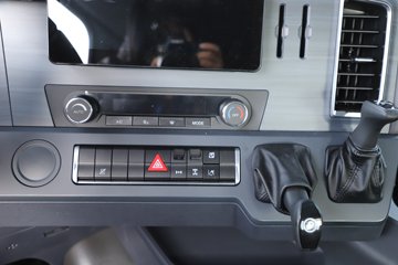 ��������(HOWO) TX7-N 12.5L LNG 530���� 6X4 �й�����12�� ǣ����ͼƬ