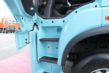 ��������(HOWO) TX7-N 12.5L LNG 530���� 6X4 �й�����12�� ǣ����ͼƬ