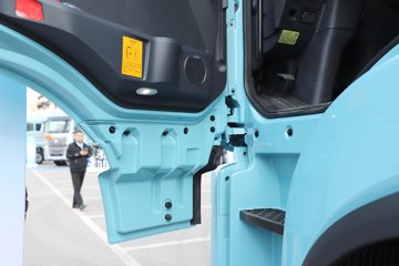 ��������(HOWO) TX7-N 12.5L LNG 530���� 6X4 �й�����12�� ǣ����ͼƬ