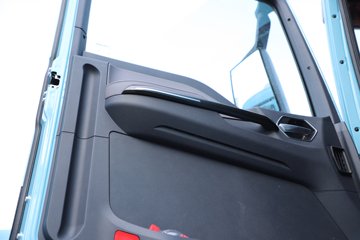 ��������(HOWO) TX7-N 12.5L LNG 530���� 6X4 �й�����12�� ǣ����ͼƬ