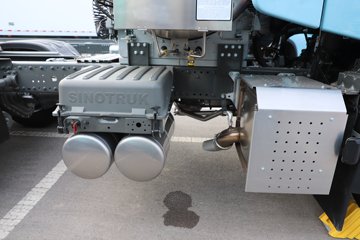 ��������(HOWO) TX7-N 12.5L LNG 530���� 6X4 �й�����12�� ǣ����ͼƬ