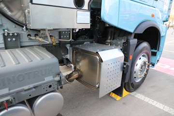 ��������(HOWO) TX7-N 12.5L LNG 530���� 6X4 �й�����12�� ǣ����ͼƬ