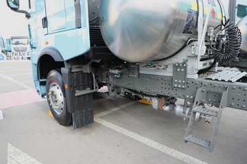 ��������(HOWO) TX7-N 12.5L LNG 530���� 6X4 �й�����12�� ǣ����ͼƬ