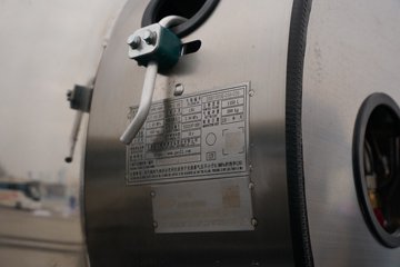 һ�����J6 PRO 12.5L LNG 500���� 6X4 һ�����12�� ǣ����ͼƬ