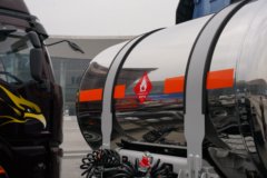 一汽解放J6 PRO 12.5L LNG 500马力 6X4 一汽解放12档 牵引车