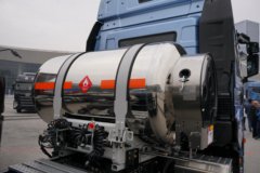 一汽解放J6 PRO 12.5L LNG 500马力 6X4 一汽解放12档 牵引车