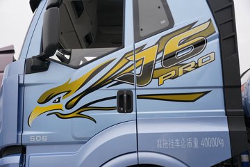 һ�����J6 PRO 12.5L LNG 500���� 6X4 һ�����12�� ǣ����ͼƬ