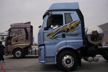 һ�����J6 PRO 12.5L LNG 500���� 6X4 һ�����12�� ǣ����ͼƬ