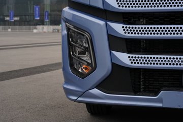 һ�����J6 PRO 12.5L LNG 500���� 6X4 һ�����12�� ǣ����ͼƬ