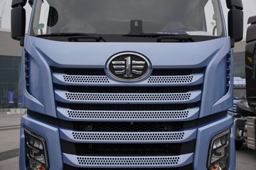 һ�����J6 PRO 12.5L LNG 500���� 6X4 һ�����12�� ǣ����ͼƬ