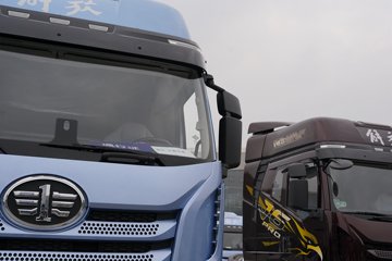 һ�����J6 PRO 12.5L LNG 500���� 6X4 һ�����12�� ǣ����ͼƬ