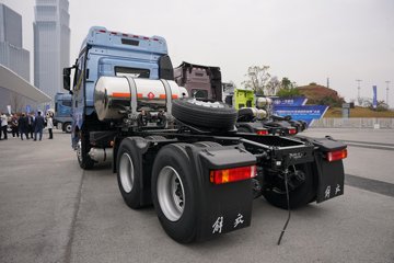 һ�����J6 PRO 12.5L LNG 500���� 6X4 һ�����12�� ǣ����ͼƬ