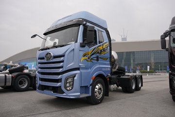 һ�����J6 PRO 12.5L LNG 500���� 6X4 һ�����12�� ǣ����ͼƬ