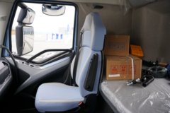 一汽解放J6 PRO 12.5L LNG 500马力 6X4 一汽解放12档 牵引车