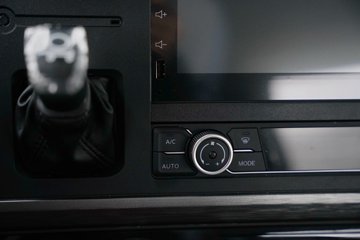 һ�����J6 PRO 12.5L LNG 500���� 6X4 һ�����12�� ǣ����ͼƬ